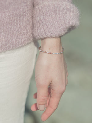 tiny lilac freshwater pearl bracelet